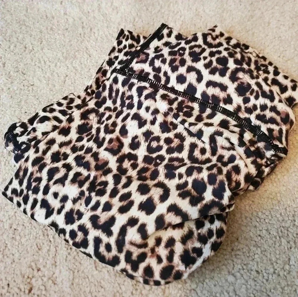 ZYIA-Leopard Brilliant Scrunchy Hi-Waist 7/8 24" - Picture 5 of 5